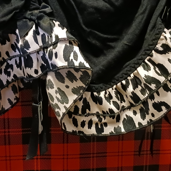 Brand new, never worn Victoria Secret's garter slip/ corset size Large - Picture 8 of 9